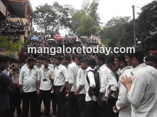 Students strike continues for second day at Vijaya College
